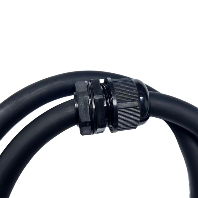 Anpassbares, umspritztes ISOBUS-Buchsenkabel